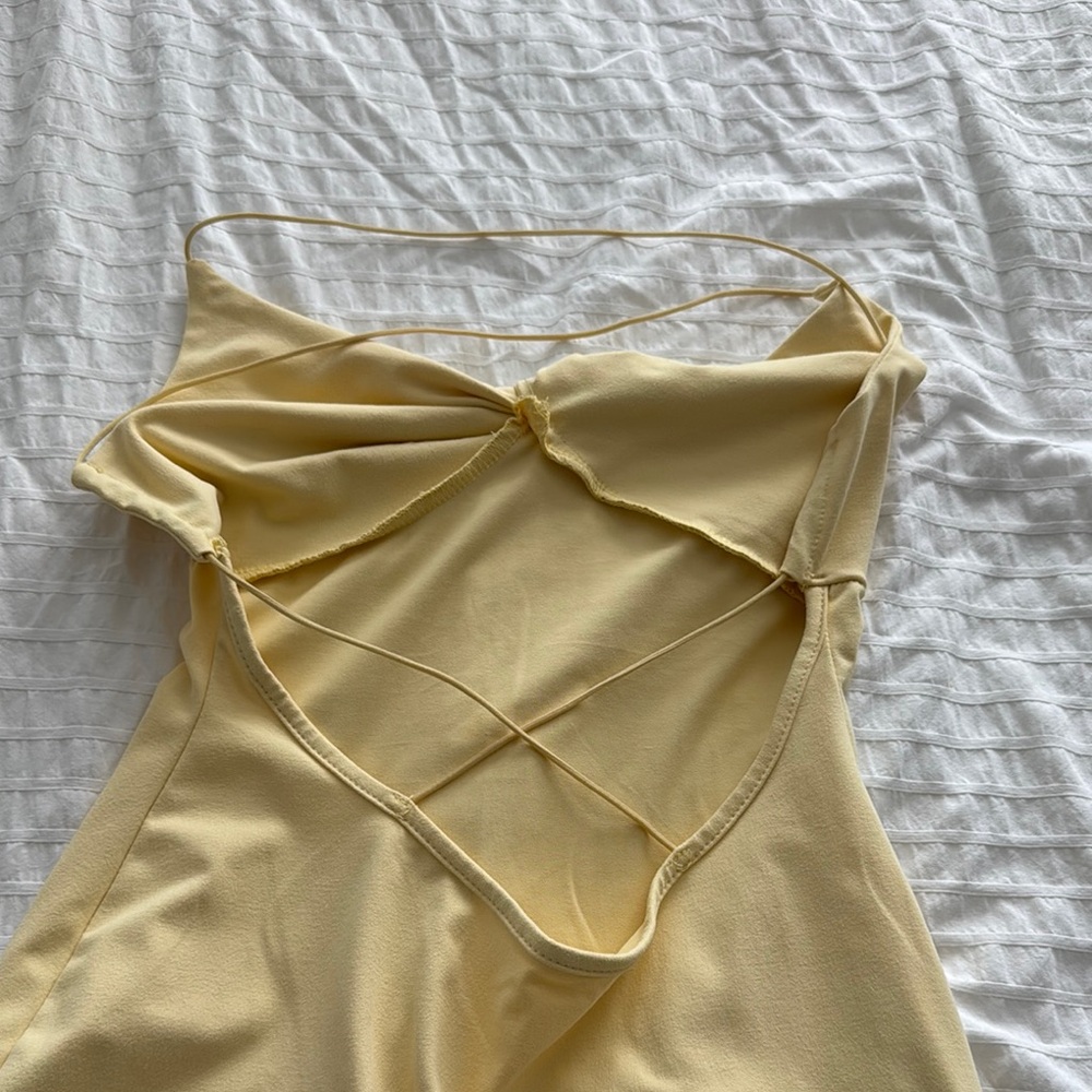 Elegant Cream Backless Dress - Picture 8 of 9